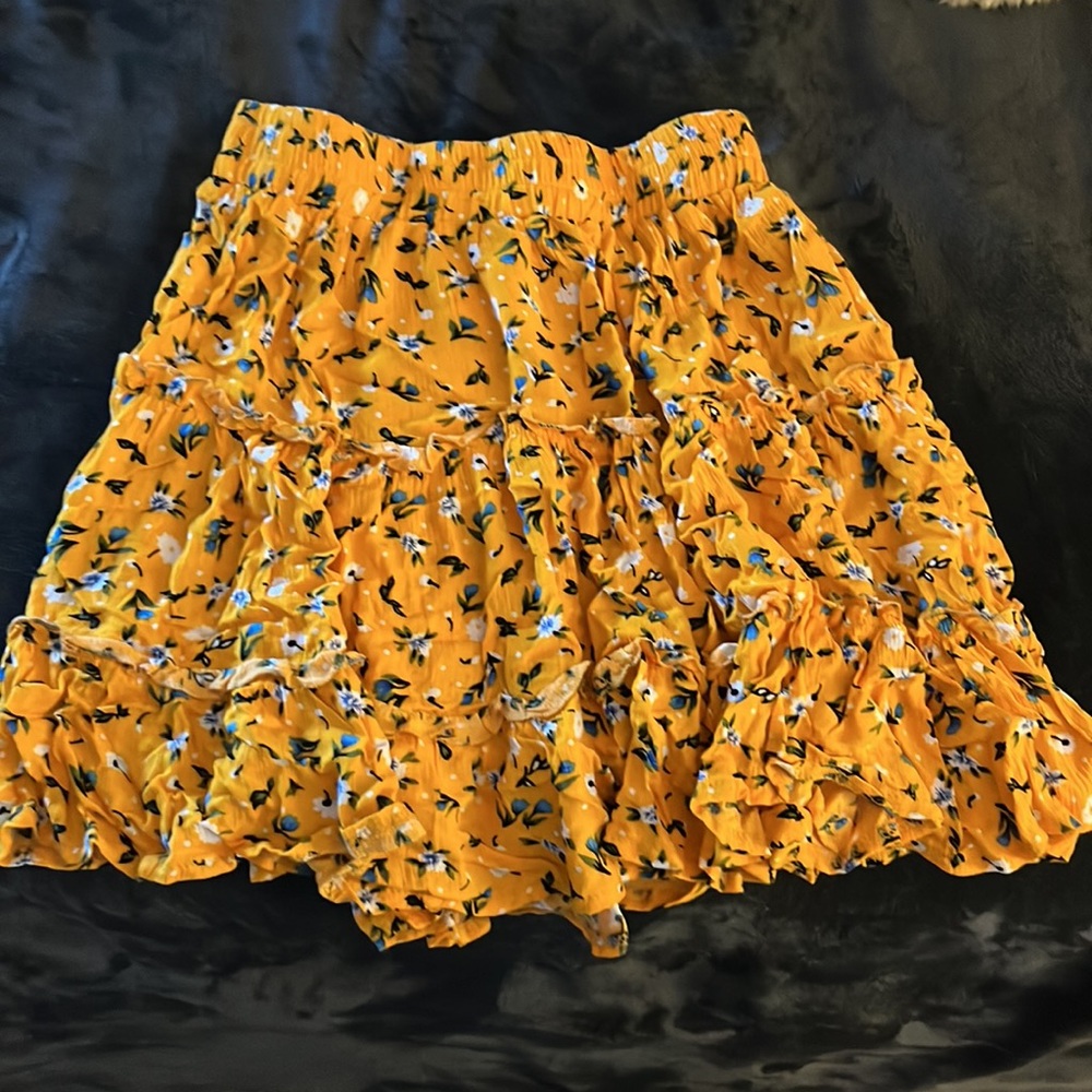 skirt - Picture 2 of 2